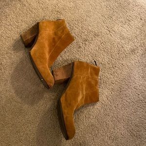 Vince camuto booties